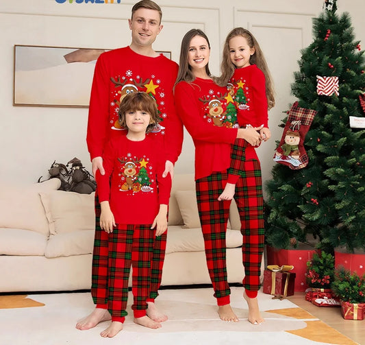 Pyjamas Noël 2025 famille motif cerf étoiles et sapin