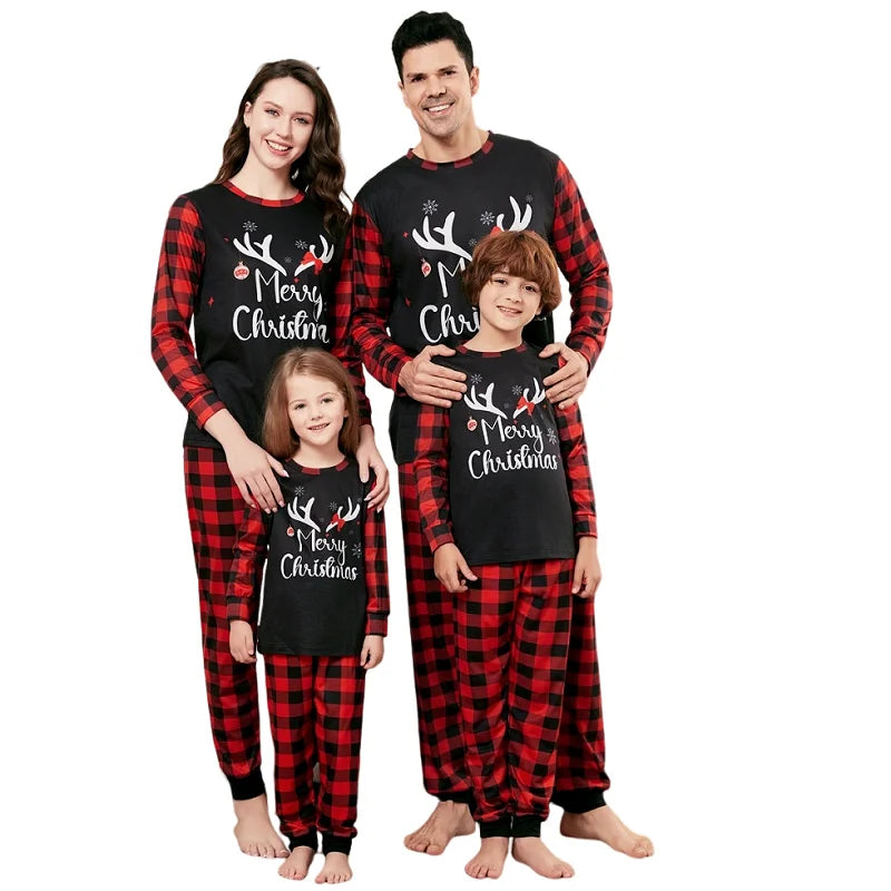 Pyjamas assortis famille Noël 2025 imprimé cerf joyeux Noël