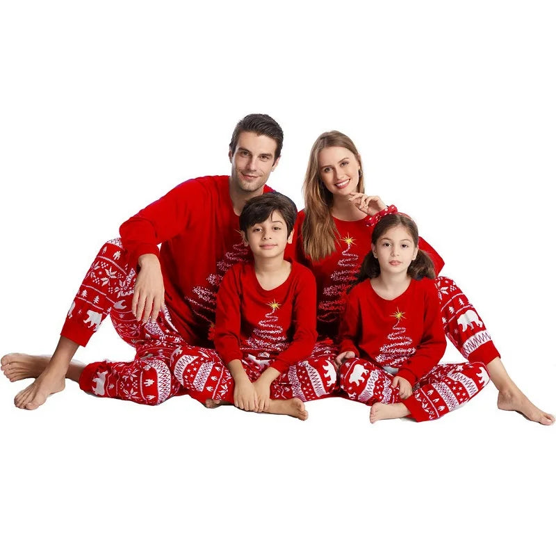 Pyjamas de Noël famille avec motifs festifs pour tous